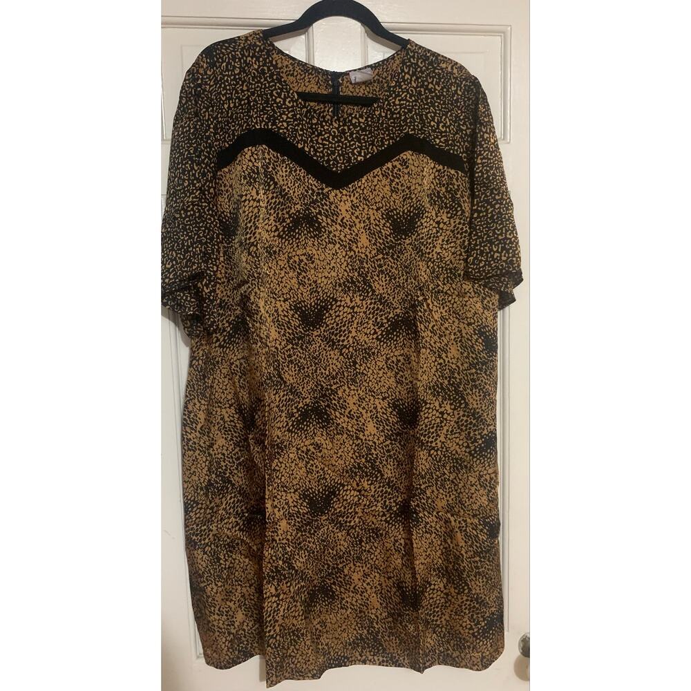 New with tags Chico's Dress Animal Print Sheath Dress size 4/Womens XXL Mobwife